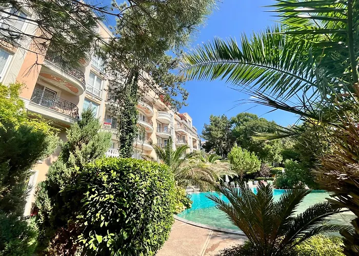 In A Luxurious Complex In Sunny *