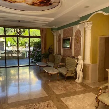 In A Luxurious Complex In Sunny * Slantschew brjag