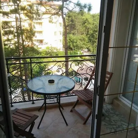 In A Luxurious Complex In Sunny *
