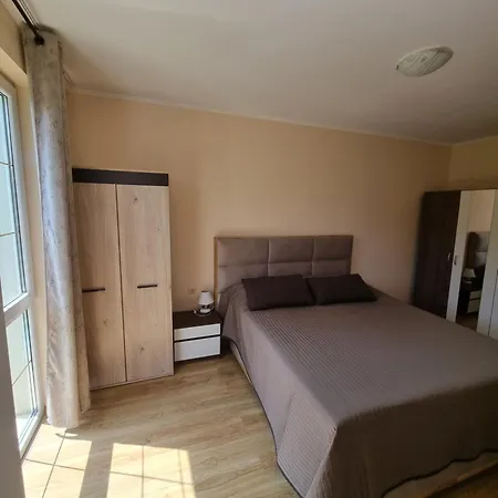 In A Luxurious Complex In Sunny Apartment *