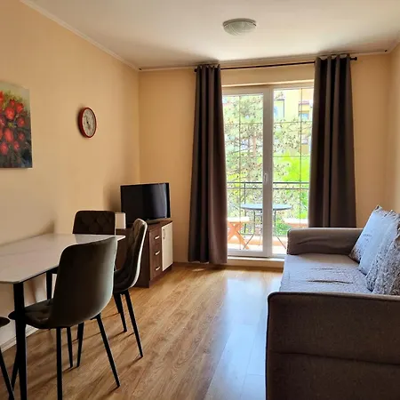 In A Luxurious Complex In Sunny Apartment Slantschew brjag
