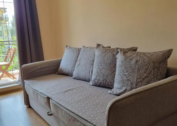 In A Luxurious Complex In Sunny Apartament *