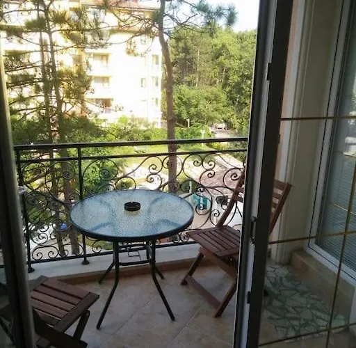 In A Luxurious Complex In Sunny *